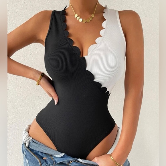 SHEIN Other - Scalloped Bodysuit